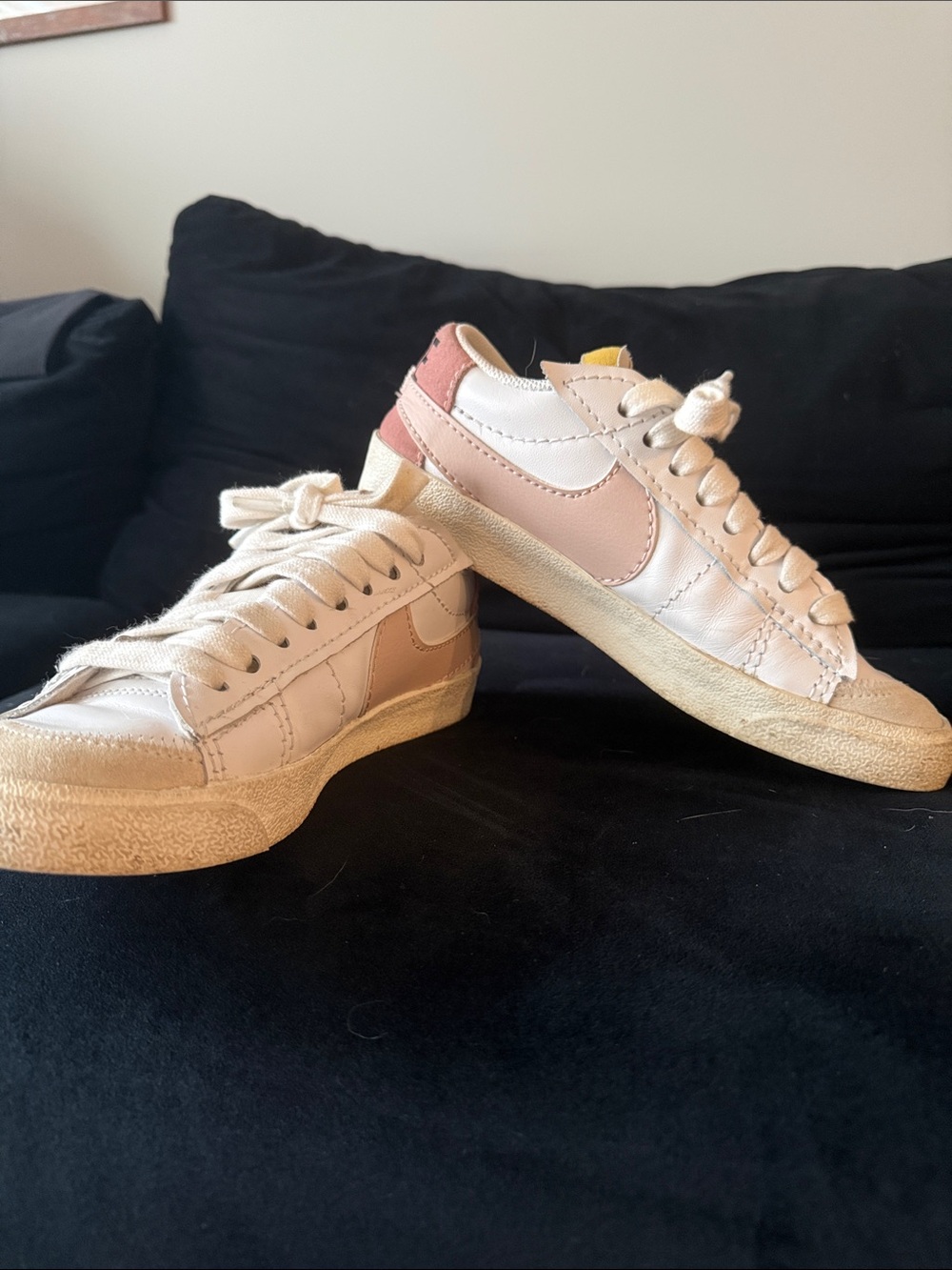 Nike Blazer ‘77  Sneakers in White and Pink